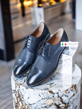 Niebieskie skórzane buty