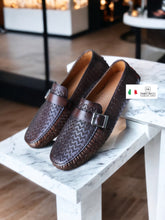 Brązowe skórzane buty do jazdy samochodem